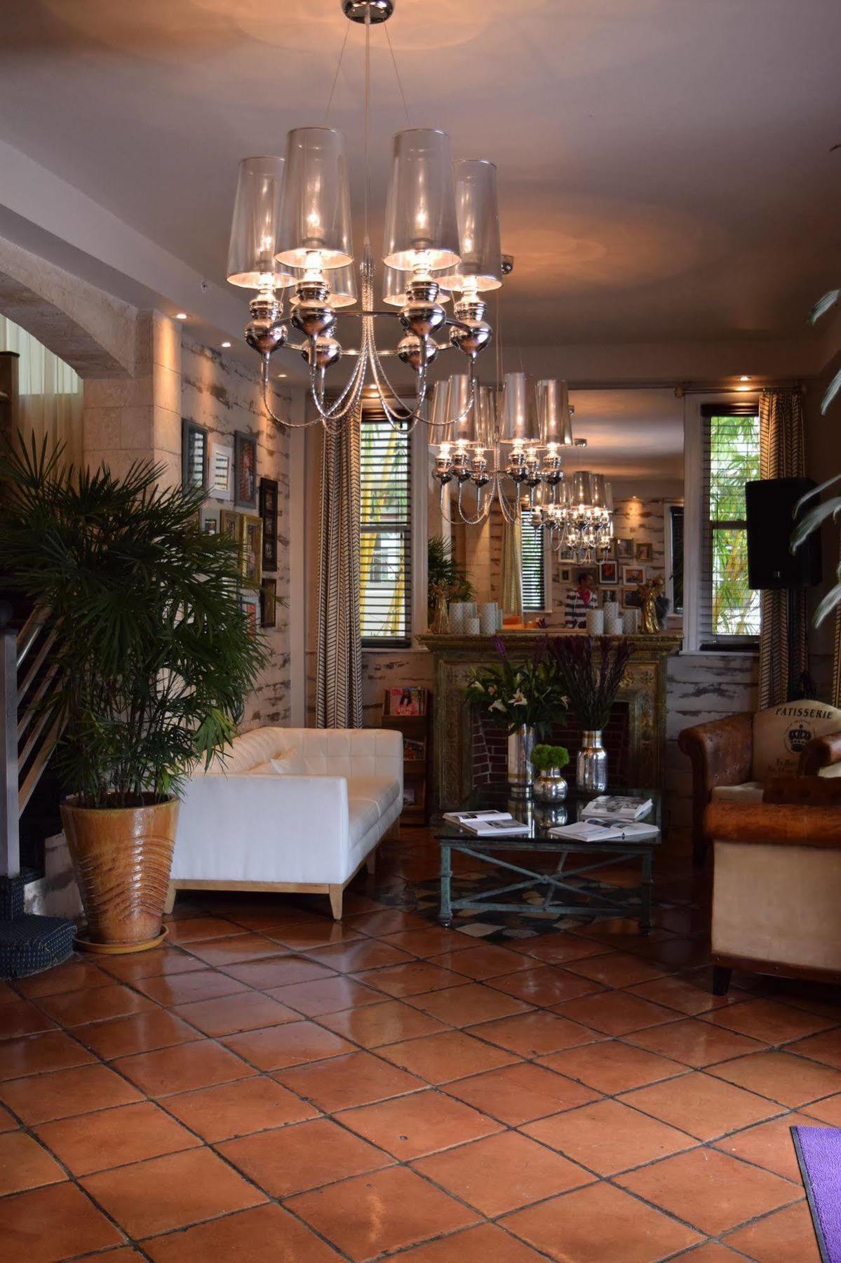 Shelley Hotel 3*